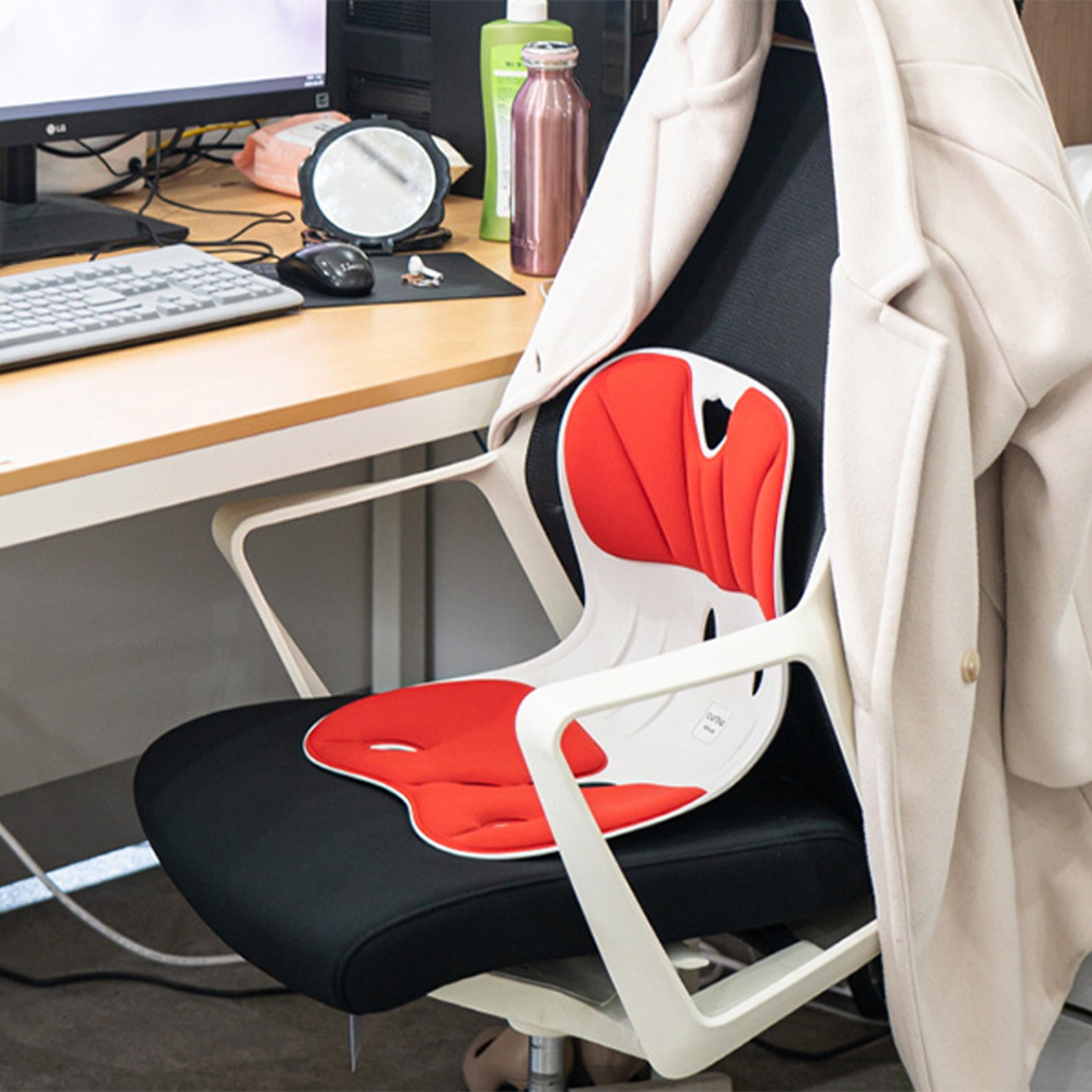 Curble Chair - Wider (Red)